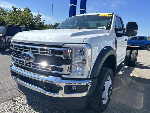 Oxford White 2025 Ford F-450 XL