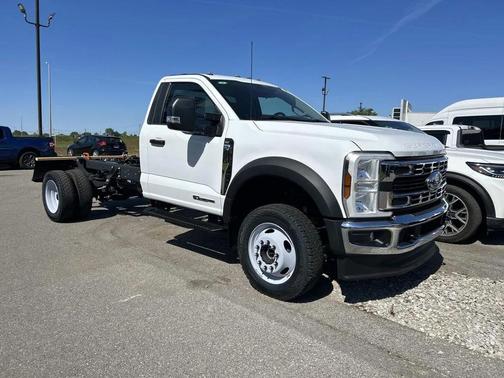 Oxford White 2025 Ford F-450 XL