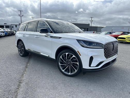 Pristine White Metallic Tri-Coat 2026 Lincoln Aviator Reserve AWD