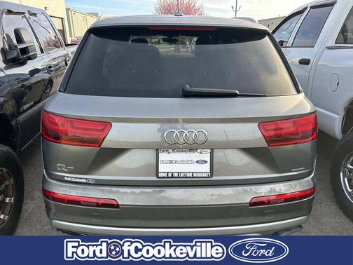 Graphite Gray Metallic 2017 Audi Q7 2.0T Premium