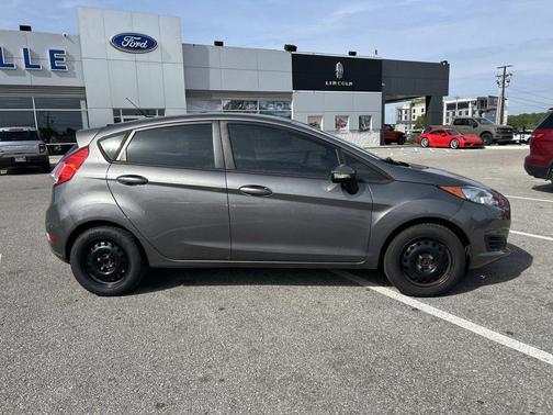 Storm Gray Metallic 2014 Ford Fiesta SE