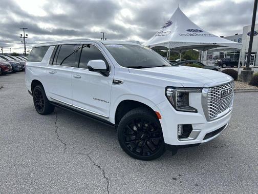 Summit White 2023 GMC Yukon XL Denali