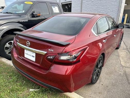 Red 2017 Nissan Altima 2.5 SR