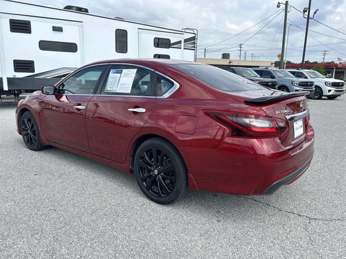 Red 2017 Nissan Altima 2.5 SR