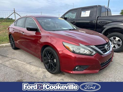 Red 2017 Nissan Altima 2.5 SR