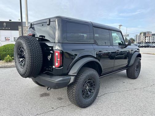 Shadow Black 2026 Ford Bronco Badlands