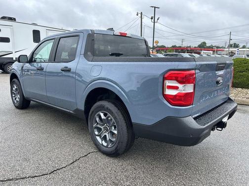 Azure Gray Metallic Tri-Coat 2026 Ford Maverick XLT