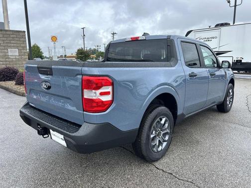 Azure Gray Metallic Tri-Coat 2026 Ford Maverick XLT