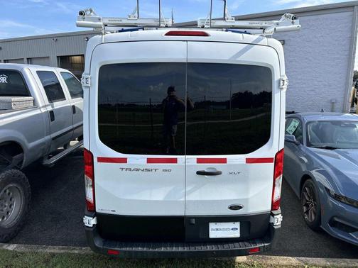 Oxford White 2015 Ford Transit-150 XLT