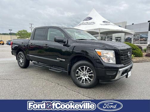 Super Black 2024 Nissan Titan SV