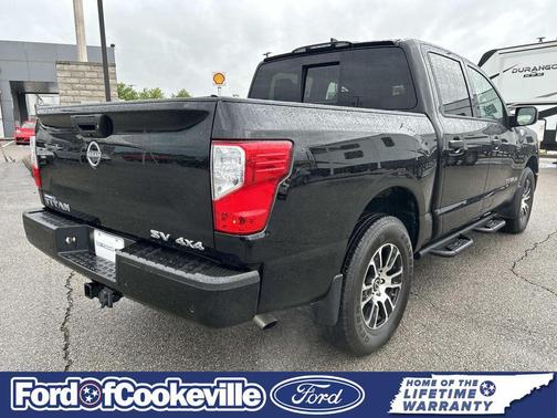 Super Black 2024 Nissan Titan SV