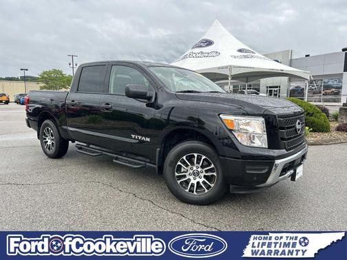 Super Black 2024 Nissan Titan SV