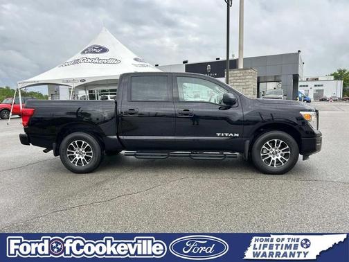 Super Black 2024 Nissan Titan SV