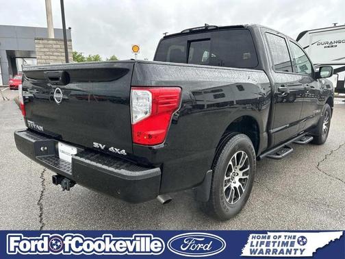 Super Black 2024 Nissan Titan SV