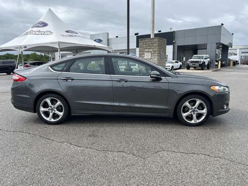 White Platinum Metallic Tri-Coat 2015 Ford Fusion SE