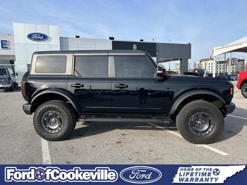 Shadow Black 2024 Ford Bronco Outer Banks