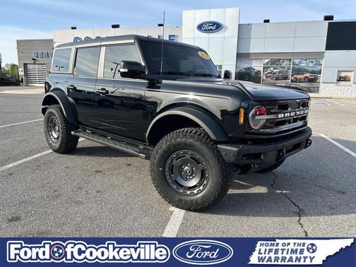 Shadow Black 2024 Ford Bronco Outer Banks