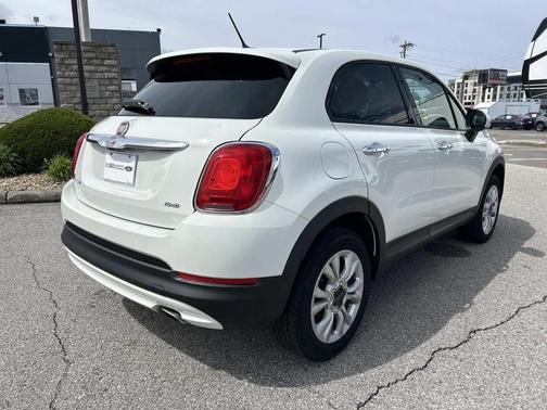 Bianco Gelato (White Clear Coat) 2016 FIAT 500X Easy