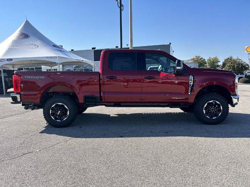 Ruby Red Metallic Tinted Clearcoat 2027 Ford F-250 XLT