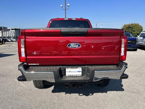 Ruby Red Metallic Tinted Clearcoat 2027 Ford F-250 XLT