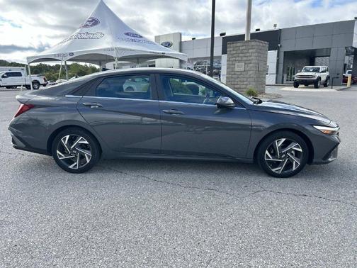 Ecotronic Gray 2024 Hyundai ELANTRA SEL