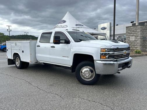 Summit White 2018 Chevrolet Silverado 3500 WT