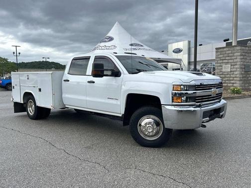 Summit White 2018 Chevrolet Silverado 3500 WT