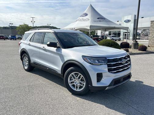 Space White Metallic 2026 Ford Explorer Active