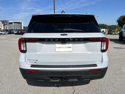Space White Metallic 2026 Ford Explorer Active