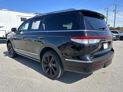 Infinite Black Metallic Clearcoat 2023 Lincoln Navigator Reserve