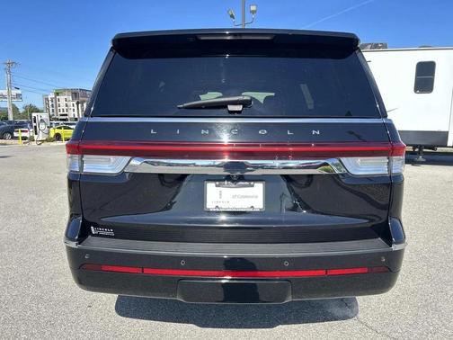 Infinite Black Metallic Clearcoat 2023 Lincoln Navigator Reserve