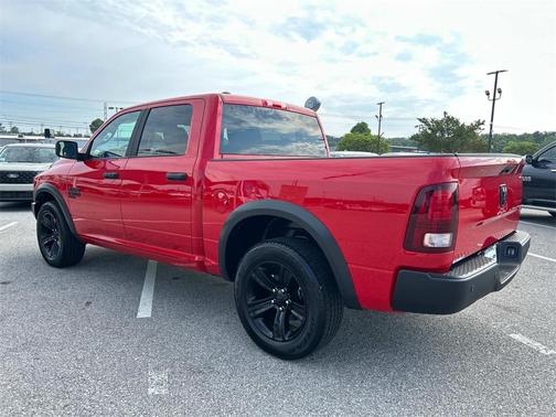 2024 RAM 1500 Classic Warlock Crew Cab 4x2 5'7' Box