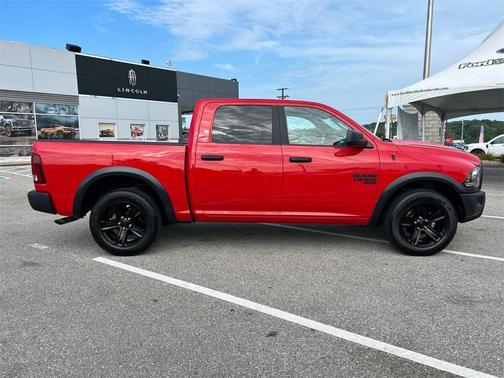 2024 RAM 1500 Classic Warlock Crew Cab 4x2 5'7' Box