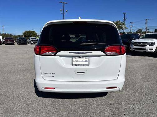 2020 Chrysler Voyager LXI