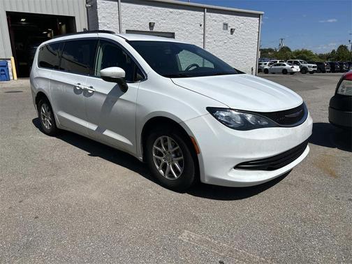2020 Chrysler Voyager LXI