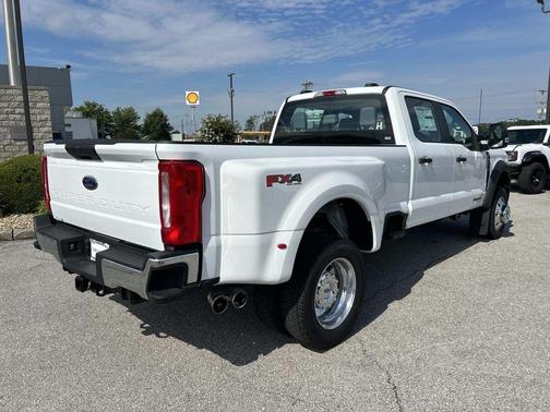 Oxford White 2026 Ford F-450 XL
