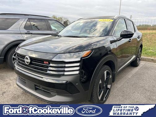 Super Black 2025 Nissan Kicks SR