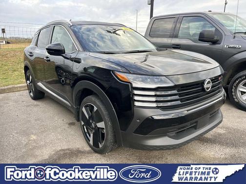 Super Black 2025 Nissan Kicks SR