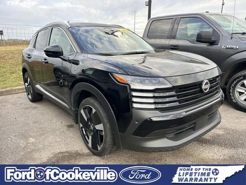 Super Black 2025 Nissan Kicks SR