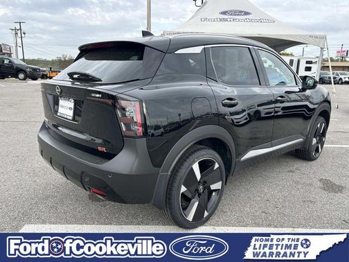 Super Black 2025 Nissan Kicks SR