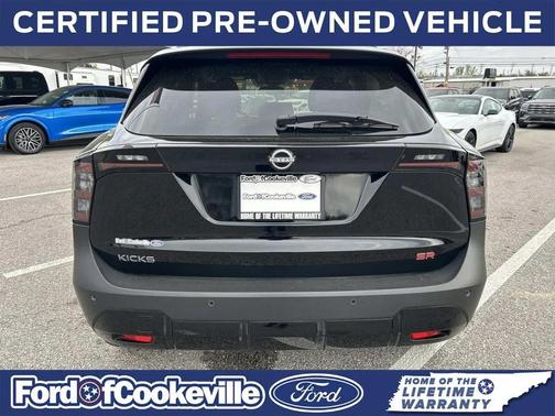 Super Black 2025 Nissan Kicks SR