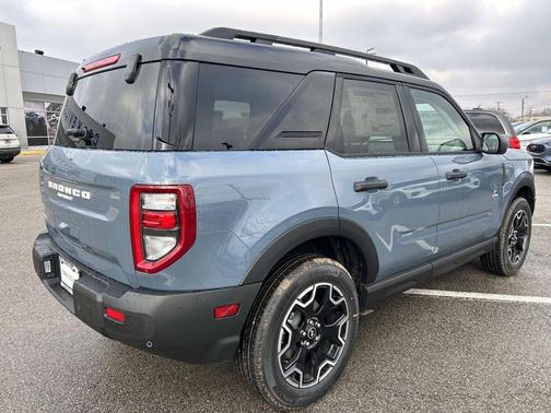 Azure Gray Metallic Tri-Coat 2026 Ford Bronco Sport Outer Banks