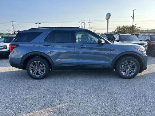 Vapor Blue Metallic 2026 Ford Explorer Active