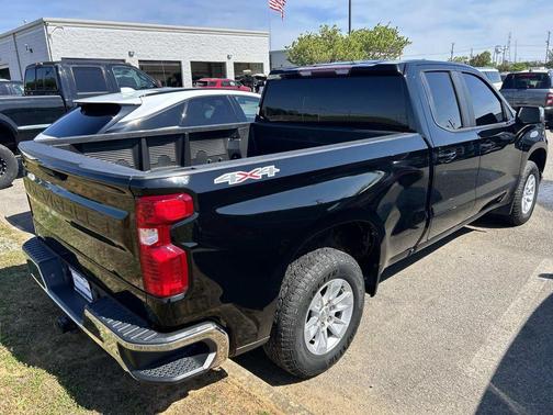 Black 2020 Chevrolet Silverado 1500 LT