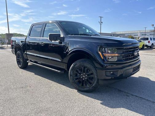 Agate Black Metallic 2026 Ford F-150 XLT