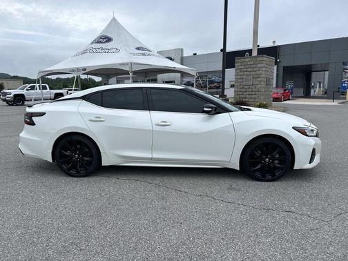 White 2020 Nissan Maxima SR