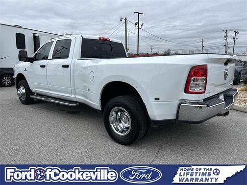 2023 RAM 3500 Tradesman Crew Cab 4x4 8' Box