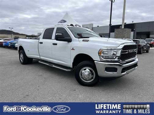 2023 RAM 3500 Tradesman Crew Cab 4x4 8' Box