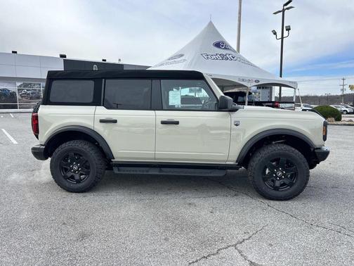 Desert Sand 2025 Ford Bronco Big Bend