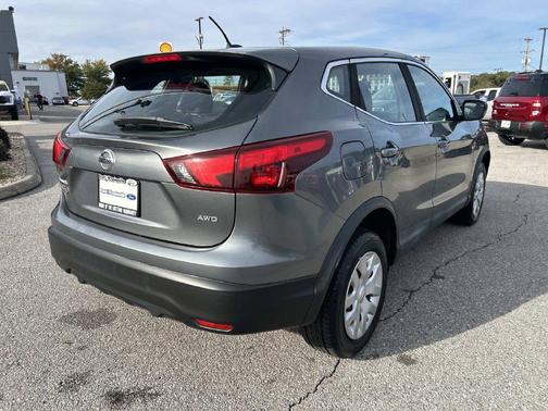 Gun Metallic 2019 Nissan Rogue Sport S